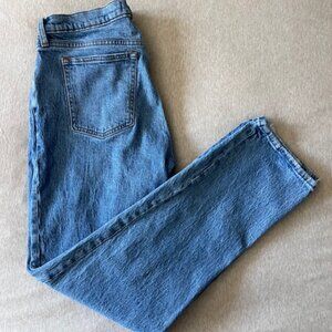 Abercrombie Women's 28/6 Curve Love, The Straight Mid-Rise Jean